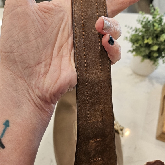 Dooney & Bourke Florentine Logo Lock Shoulder Bag- Excellently pre-loved. - Picture 13 of 14